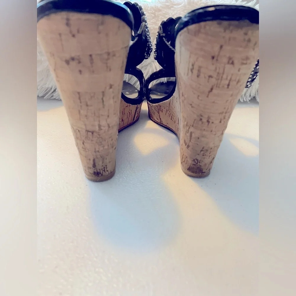 White House Black Market 8 cork wedges w/2 studded bands 4 1/4 heel rubber sole. - Picture 6 of 7